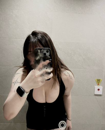 香港大波妹 twitter流出 babyedith010 港女 18vibe 香港紋身妹