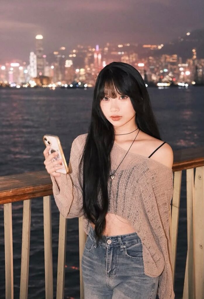 poly 港女ig ho1lam._ j圖 18vibe