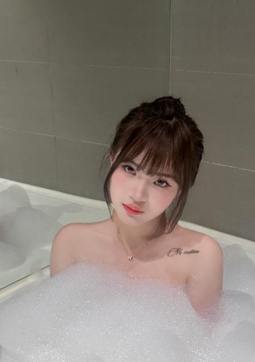 j圖 浴照港女酒店 lauraaayip 18vibelab