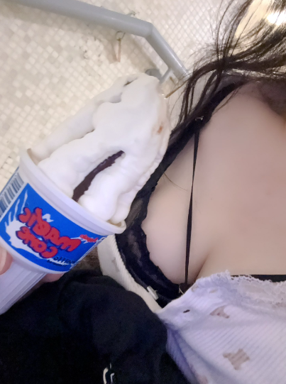 snowhksnow 大波港女 twitter 18vibe