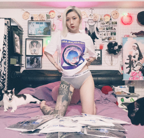 台灣模特 Hsiaolan_art onlyfans 台妹刺青 18vibe ck內衣