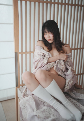 acupsluttt 香港小白虎 Amber 流出 18vibe 港女賣相賣片