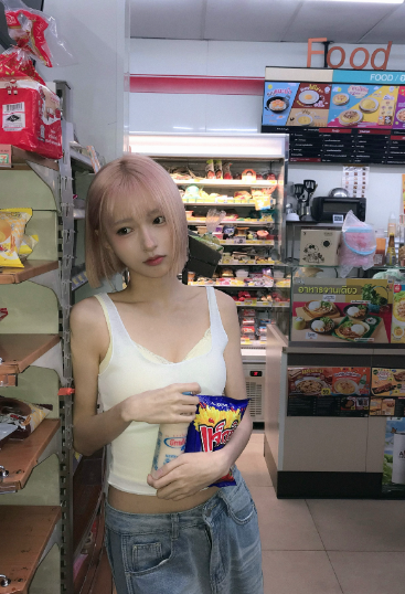 金髮瘦港女j圖 靚腳chiayuyui ig 18vibe