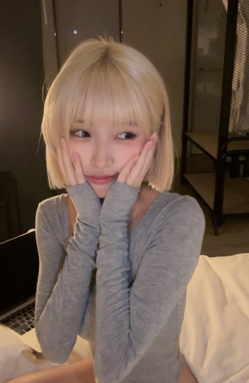 金髮瘦港女j圖 靚腳chiayuyui ig 18vibe