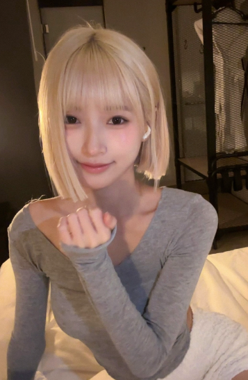 金髮瘦港女j圖 靚腳chiayuyui ig 18vibe