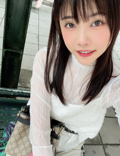 colalin21 台灣ig網美 黑絲美腿 fansone 台妹 主播 18vibe
