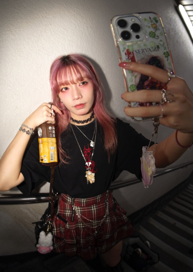 cyyz__ ig港女j圖 18vibe