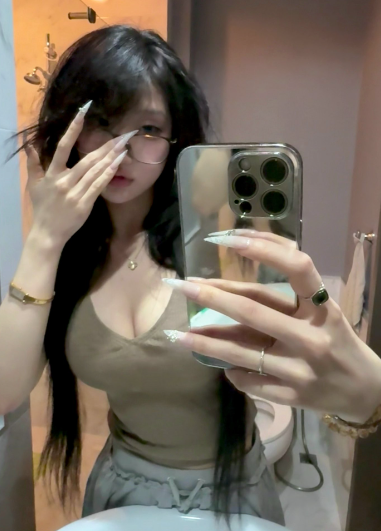 enhpyeden 亞洲onlyfans推薦妹子 18vibelab cosplay 角色扮演 fansly推介 catluvr33