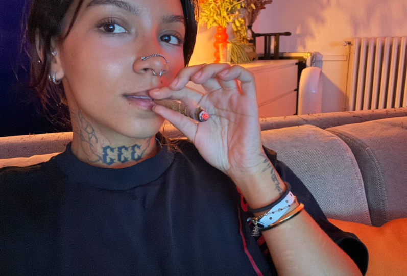 loliche_rme 法國大麻妹 歐美twitter 網美 18vibe 420 stoner girl
