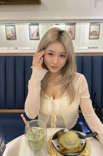 mooooomolly 大波港女ig 18viblabhk