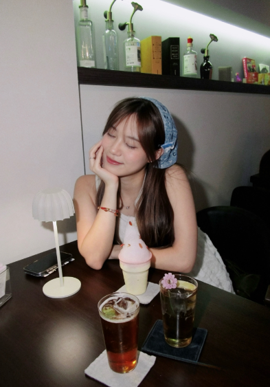 raineeeeee._ 港女j圖 香港貓女 cat 18vibe