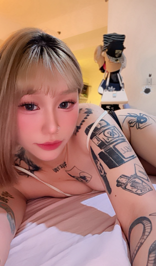 36D 大奶 SWAG swaiillll 流出 刺青台妹 18VIBELAB