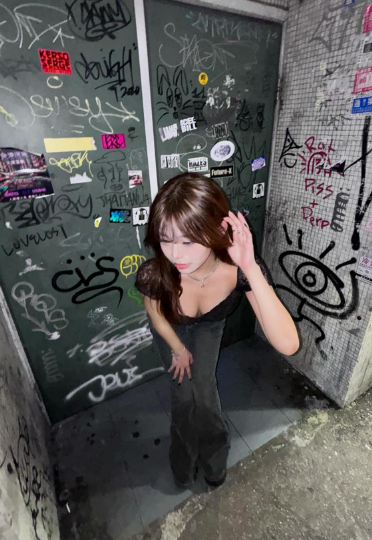 _szyiu_ ig 淺金髮 穿環港女j圖 18vibe