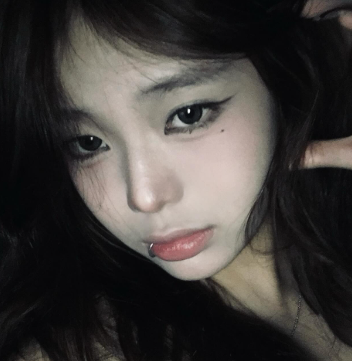 _szyiu_ ig 淺金髮 穿環港女j圖 18vibe
