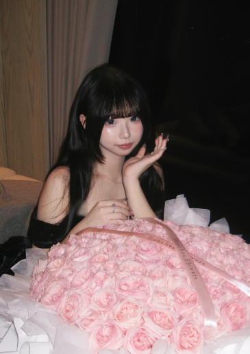 winggg_1220 香港可愛妹豬ig j圖 18vibelab 港女收花