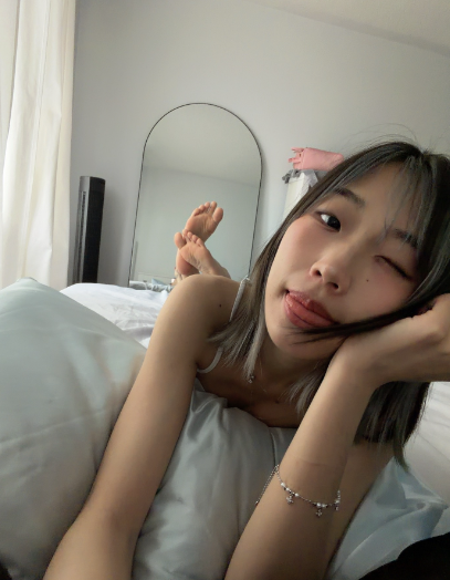 twitter流出 onlyfans yinsjiejie 加拿大港女 18vibelab