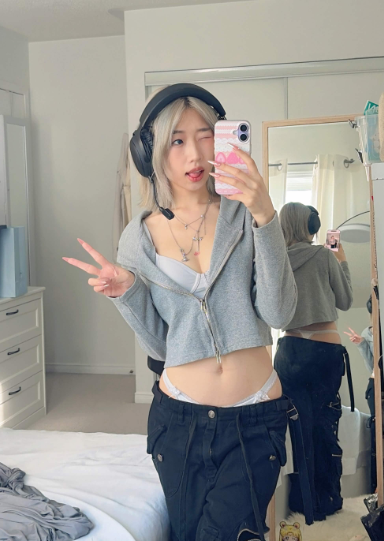 twitter流出 onlyfans yinsjiejie 加拿大港女 18vibelab