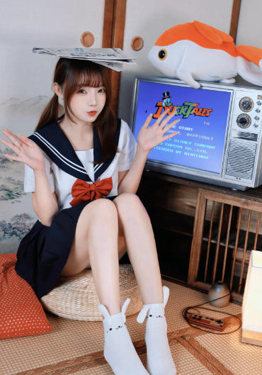🇹🇼  2026 IG女神檔案【#267】貓系 可愛台妹 🩵 袁嵐 @yuan_lanlan_0720 台灣 Gen Z 旅遊攝影 JK 日本制服 街拍 床拍 白色吊帶背心