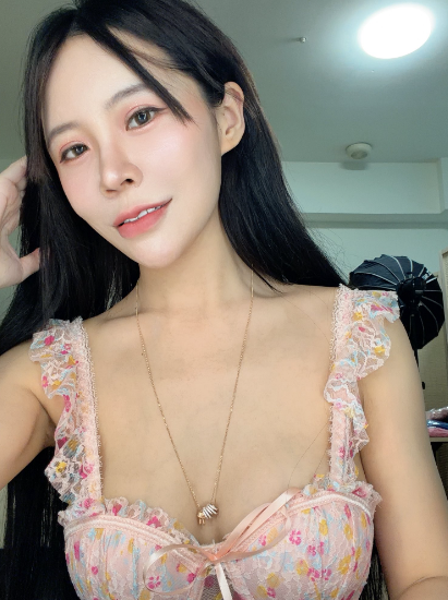 台灣女網黃fansone推薦辣妹 Belly5507 變態向日葵 milk860709