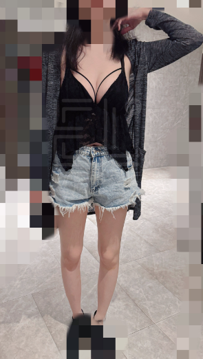 EL19870305 台灣網黃fansone人妻 32e 大奶妹 18vibe