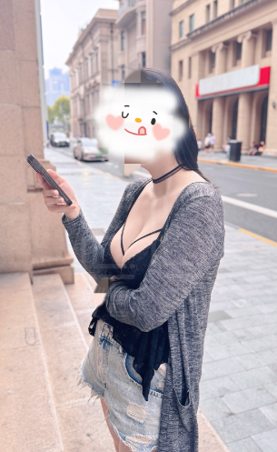 EL19870305 台灣網黃fansone人妻 32e 大奶妹 18vibe