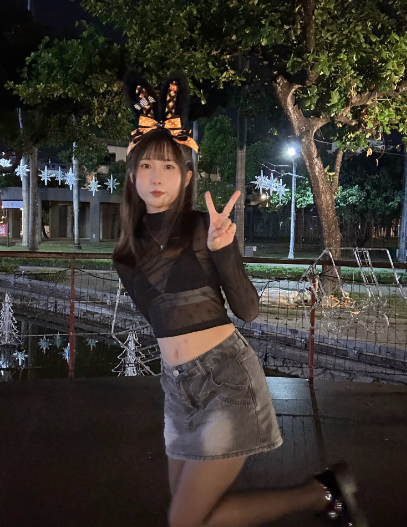 台灣網黃 約拍 Owoo1842 小雲 fansone推薦 大尺性感寫真
