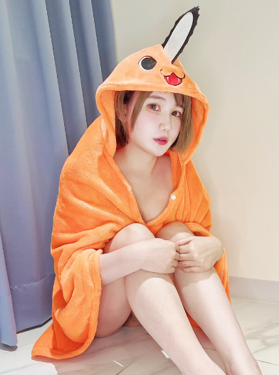 台灣正妹 fansone網黃 18vibelab april0444ya 性感coser 四月桐 April