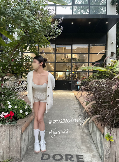 byst1522 台灣女網黃 fansone 人妻外流 長腿台妹