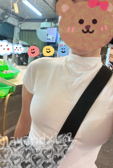 台灣女網黃fansone推薦 layandxi_2 戀足控 18vibelab 原味內衣
