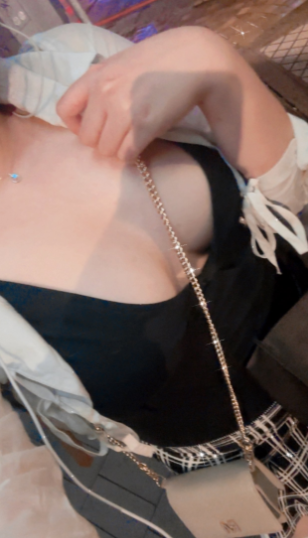 puigia_biubiu 台灣網黃素人fansone 推特約會18vibe
