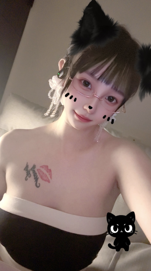 34d大奶台灣網黃推薦fansone ziying888__ 瀠瀠