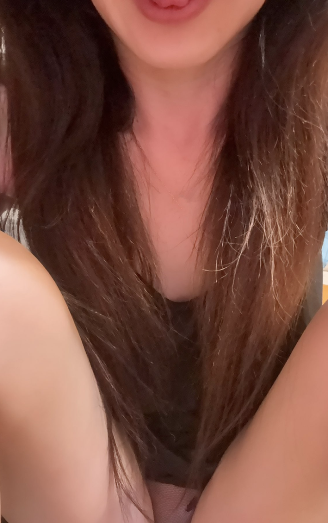Justvivicc 台灣單親媽媽 童顏巨乳 fansone 網黃