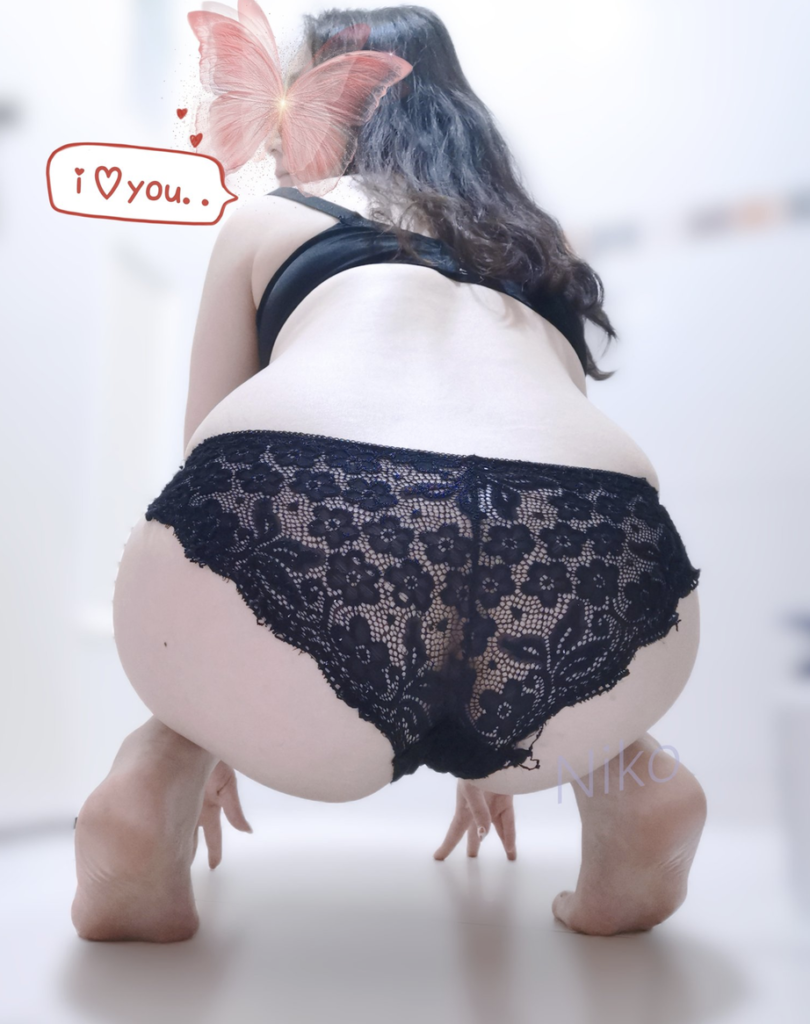台灣fansone人妻網黃 Nikoyu222