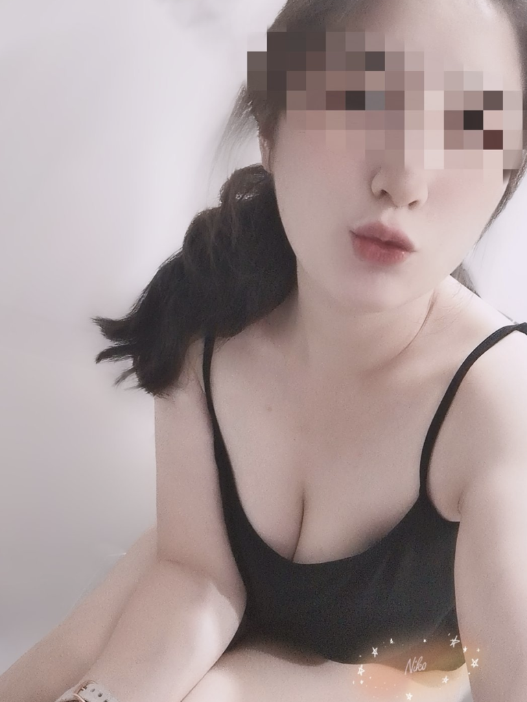 台灣fansone人妻網黃 Nikoyu222