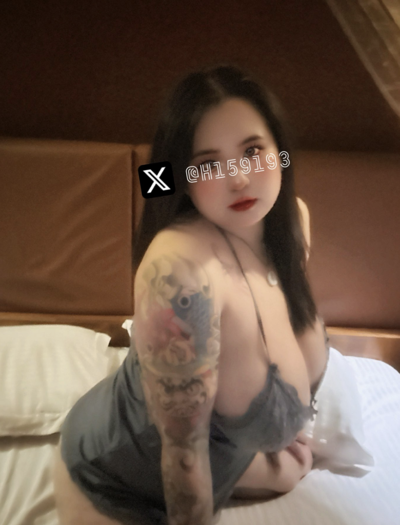 台灣刺青妹 大奶網黃fansone gugu115253
