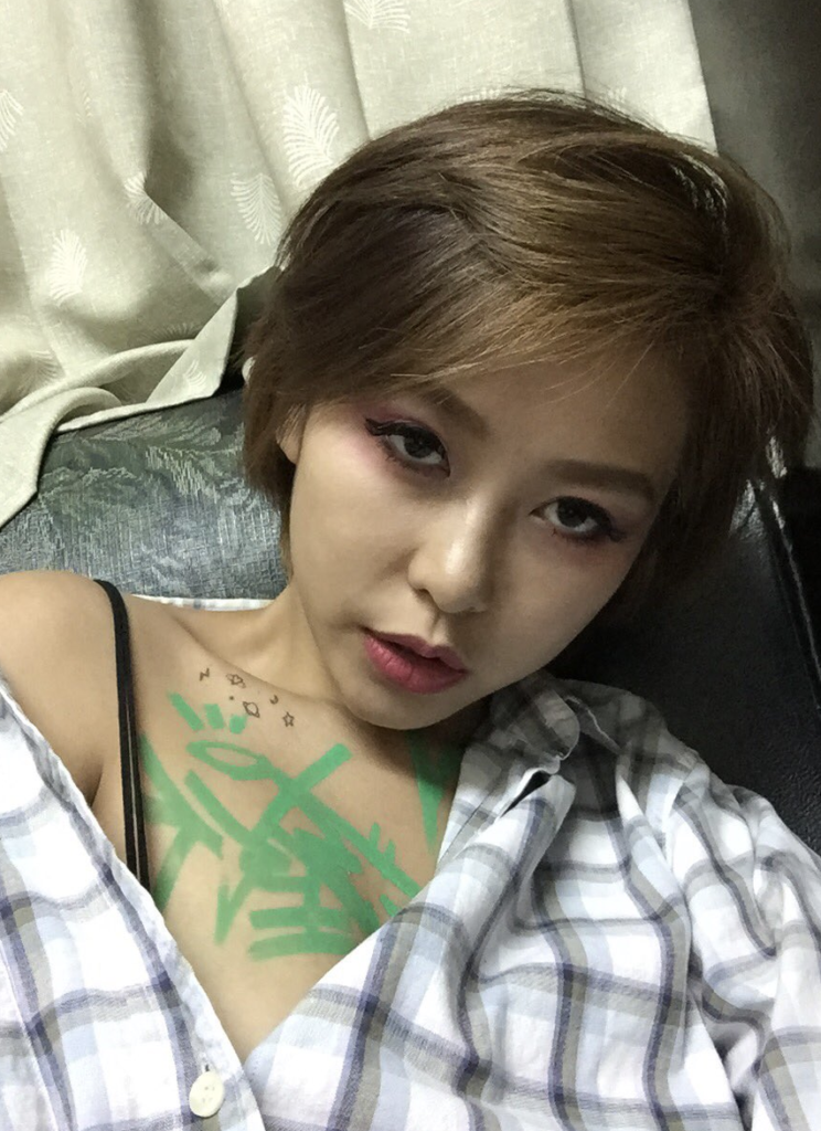 maimaiwhyder 何麥枒 fansone台灣女網黃