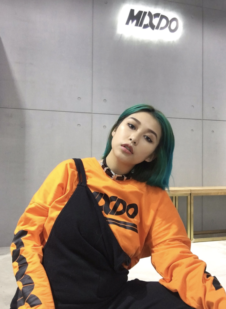 maimaiwhyder 何麥枒 fansone台灣女網黃