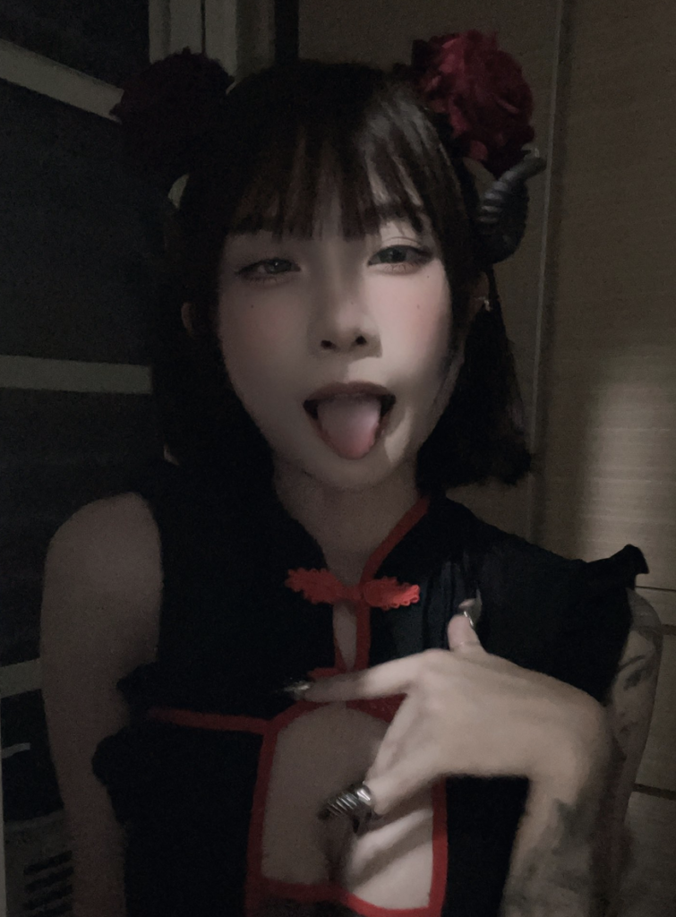 roseMiku1222520 fansone 台灣網黃刺青女 18vibelab