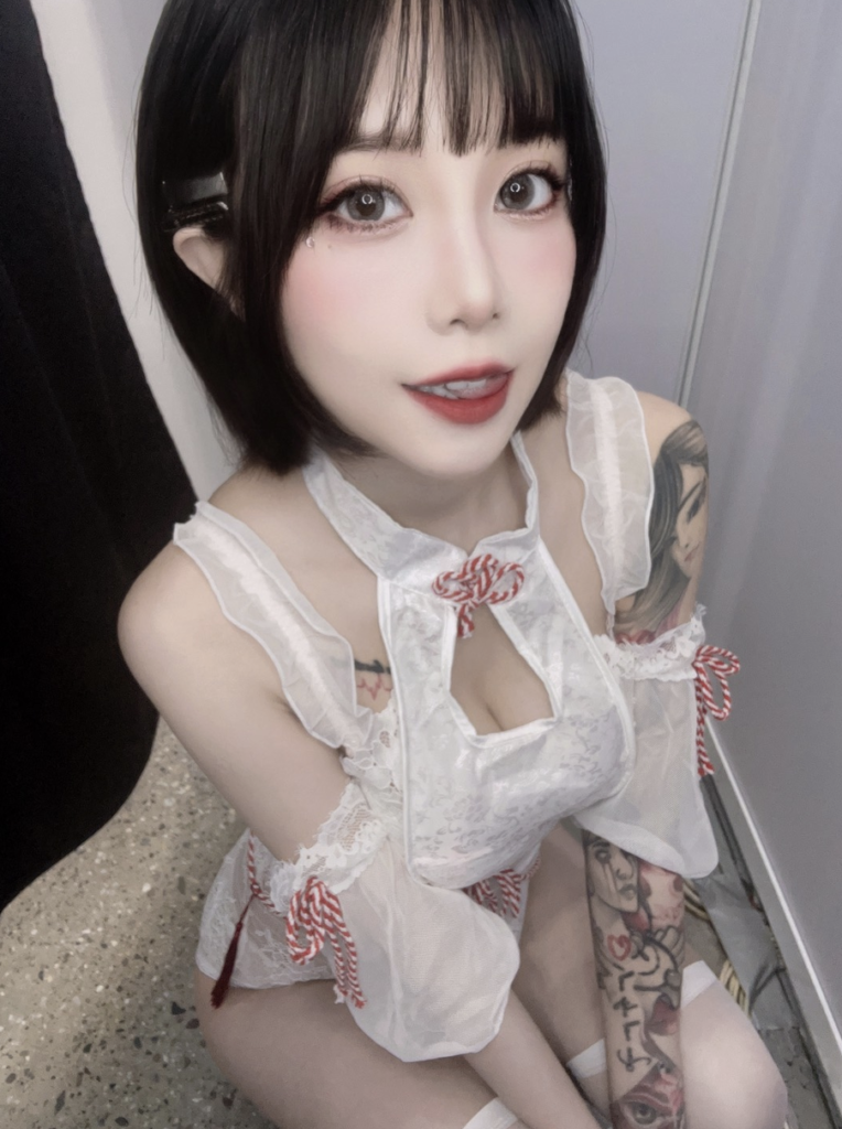 roseMiku1222520 fansone 台灣網黃刺青女 18vibelab