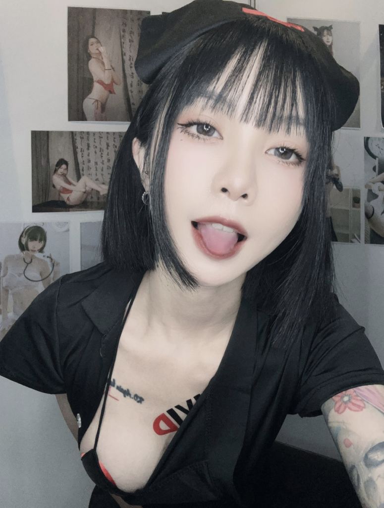 roseMiku1222520 fansone 台灣網黃刺青女 18vibelab