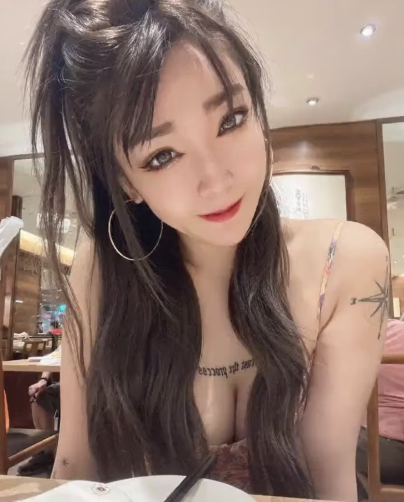 sugercathy 騷凱希奶大會噴 台灣女主播swag免費看