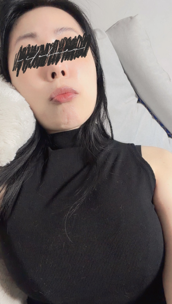 台灣女網黃fansone推薦一字馬 Lara 推特wifelara520